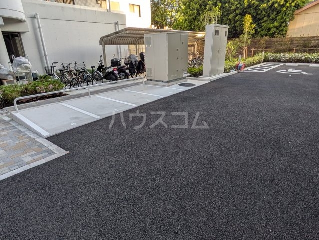 2/4 駐車場