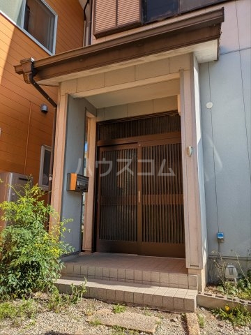 20/29 エントランス