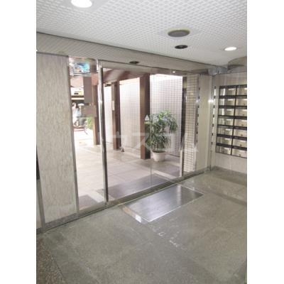 18/21 エントランス