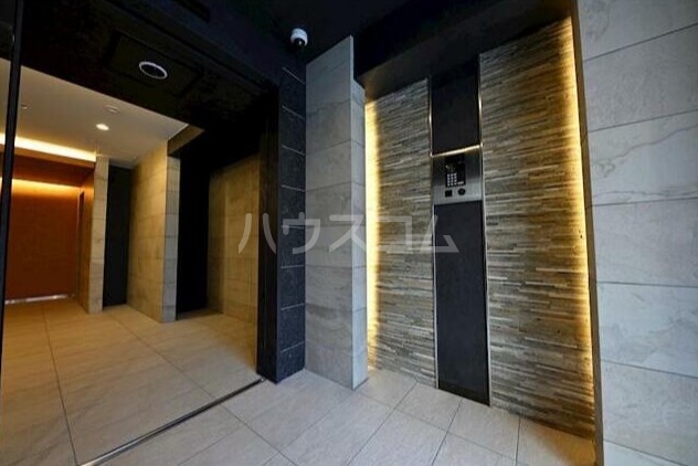 20/30 エントランス