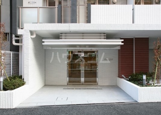 17/27 エントランス