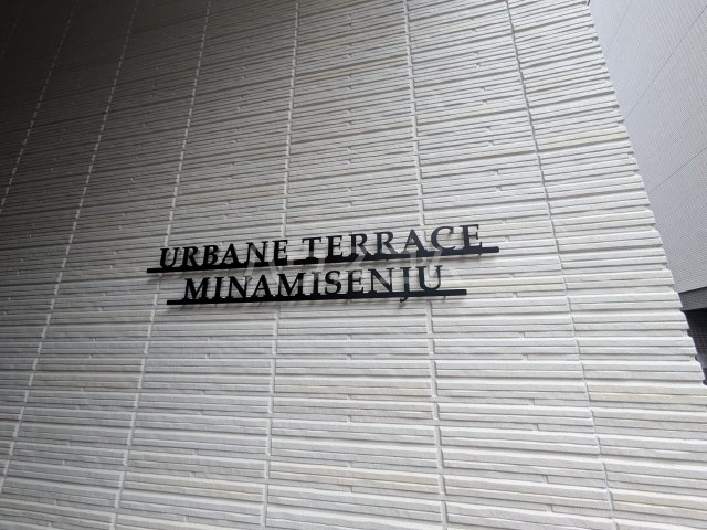 24/24 エントランス