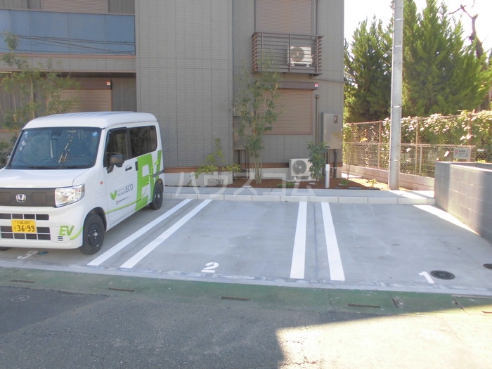 28/30 駐車場