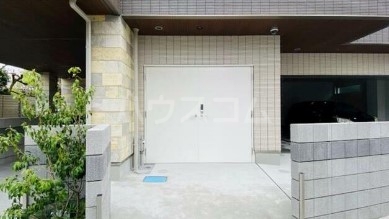 16/27 エントランス