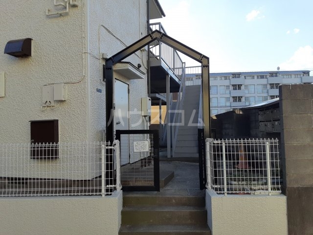 16/25 エントランス