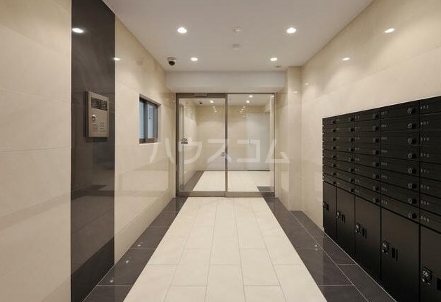 13/15 エントランス