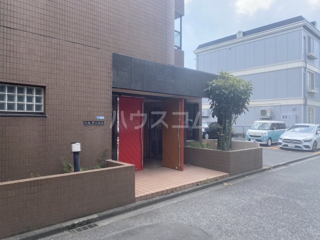 27/29 エントランス