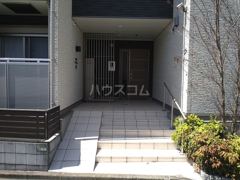 15/15 エントランス