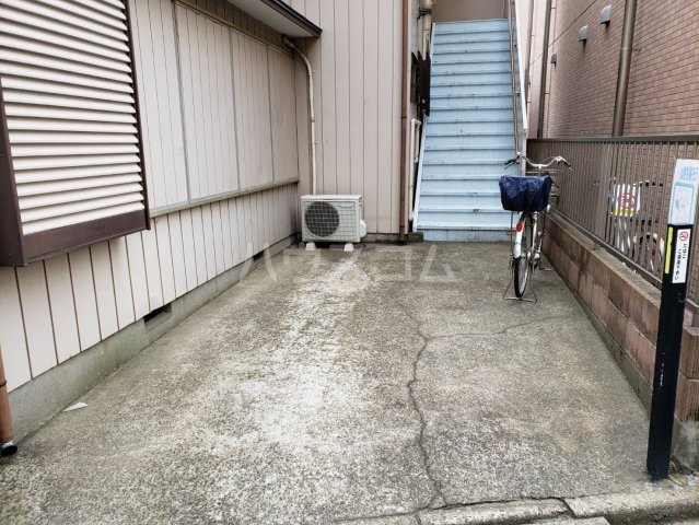 25/30 エントランス