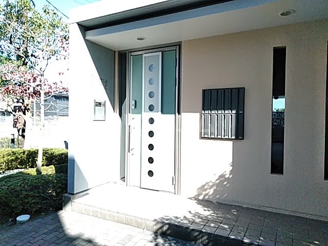 22/28 エントランス