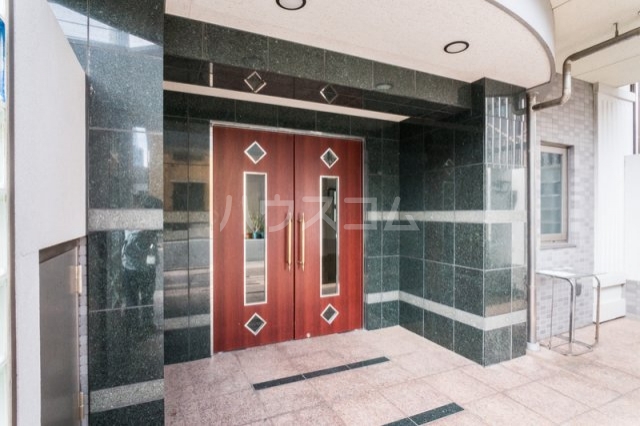 17/18 エントランス