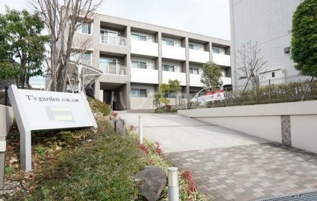 2/2 エントランス