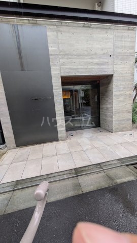 22/30 エントランス