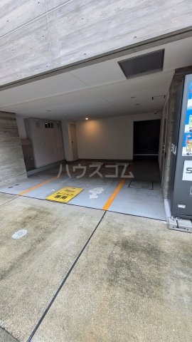 23/30 駐車場