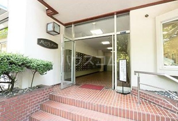 16/21 エントランス