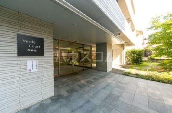 18/23 エントランス