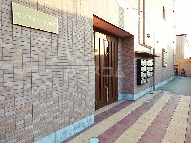 25/27 エントランス