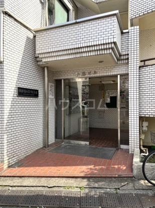 23/30 エントランス