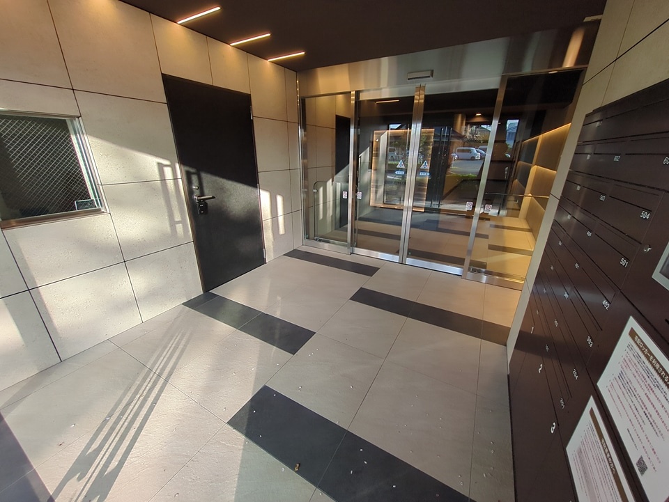 26/30 エントランス