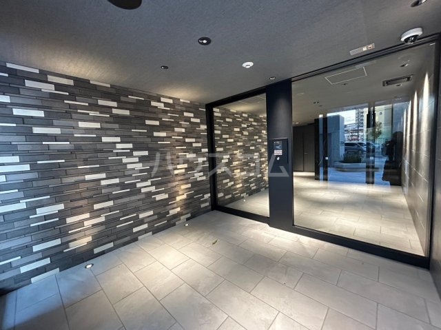 17/26 エントランス