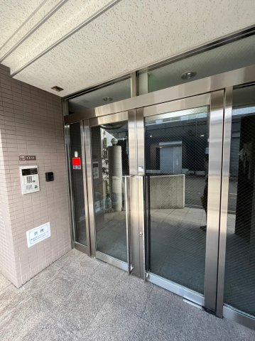 18/24 エントランス