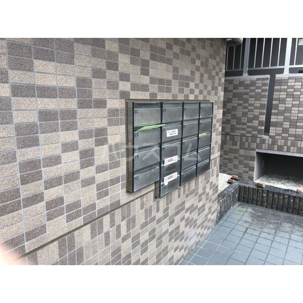 26/28 エントランス