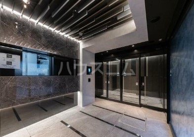 21/30 エントランス