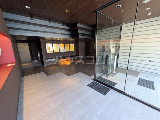 29/30 エントランス