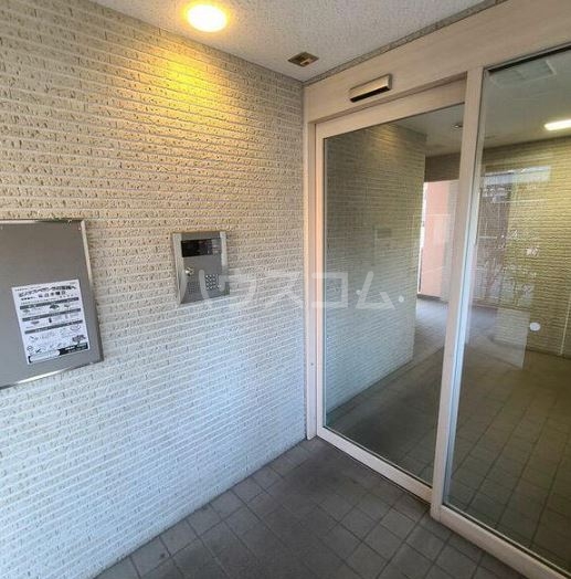 15/18 エントランス