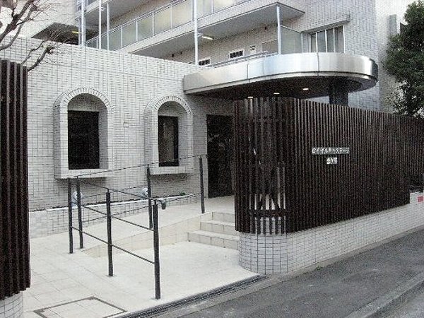 22/30 エントランス