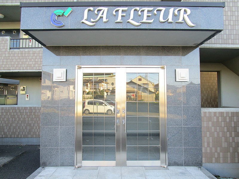 20/22 エントランス