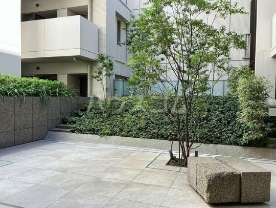 13/21 エントランス