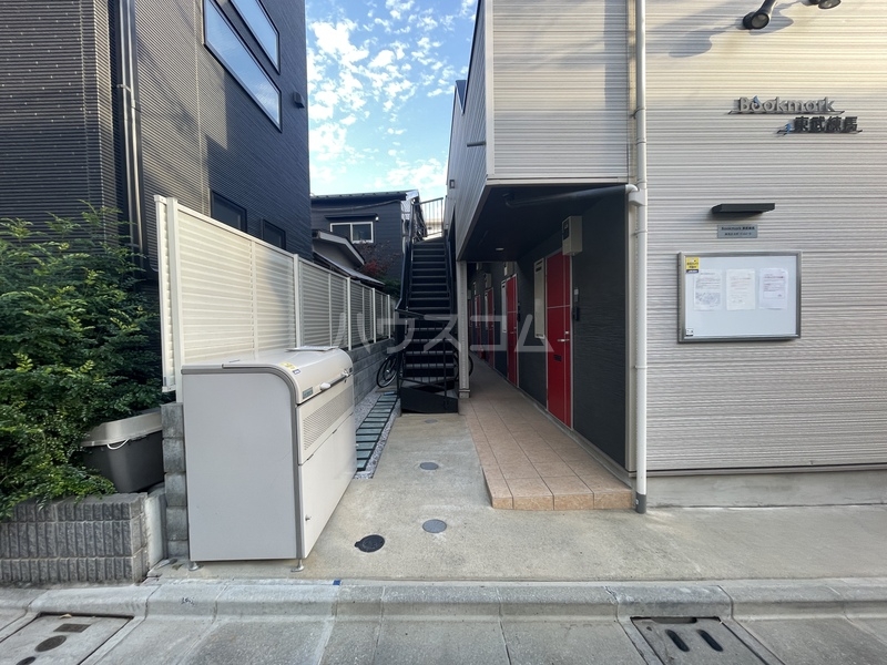 21/26 エントランス