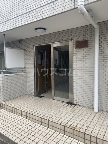 21/29 エントランス