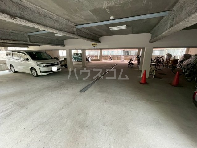 26/30 駐車場