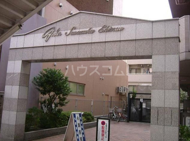 14/15 エントランス