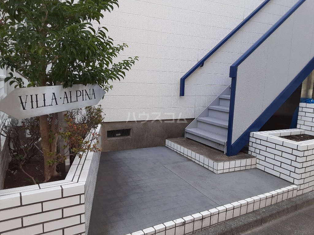 22/29 エントランス