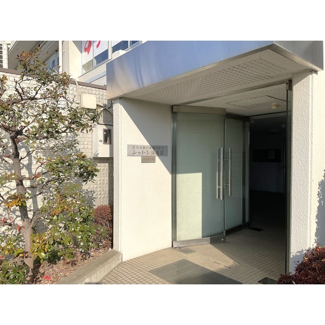 25/27 エントランス