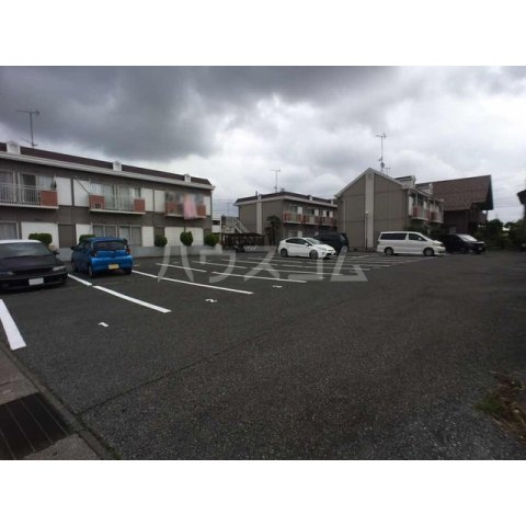 26/30 駐車場