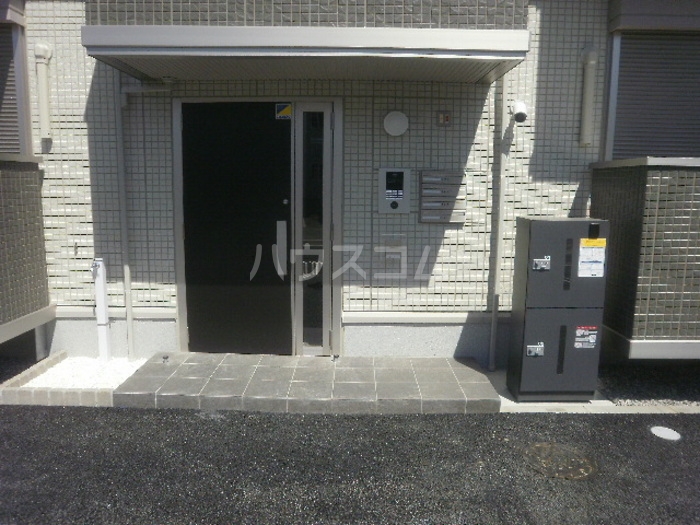 15/23 エントランス