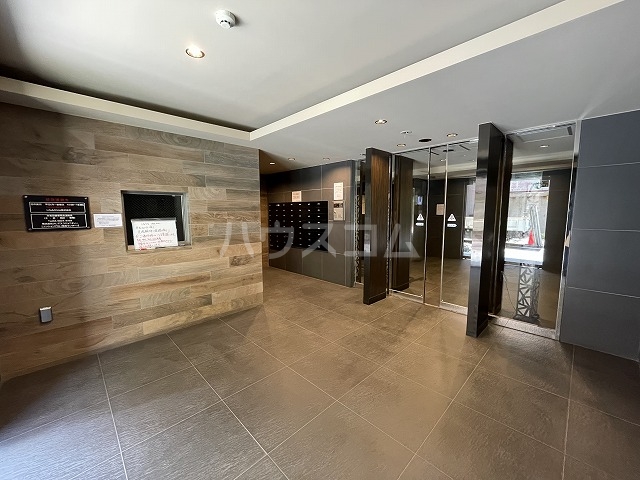 22/30 エントランス