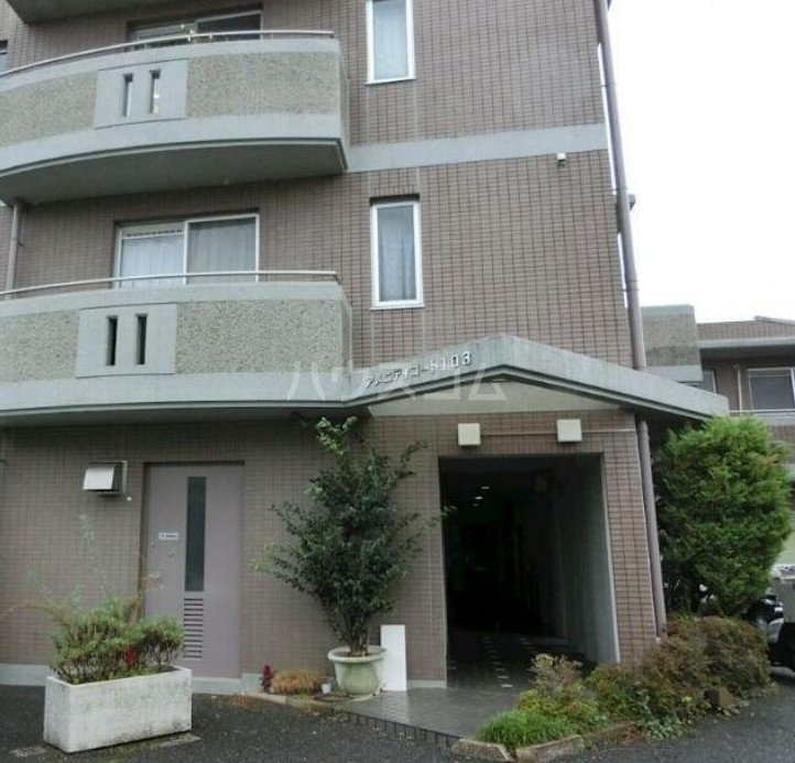 14/19 エントランス