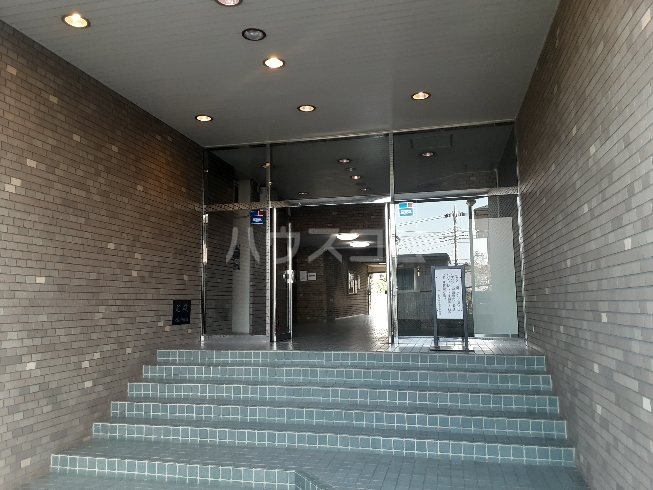 24/29 エントランス