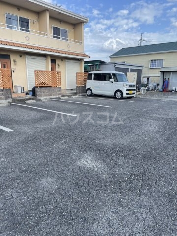 23/30 駐車場