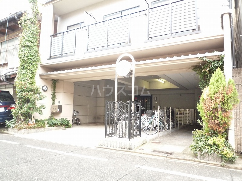 13/13 エントランス