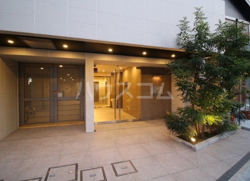 20/29 エントランス