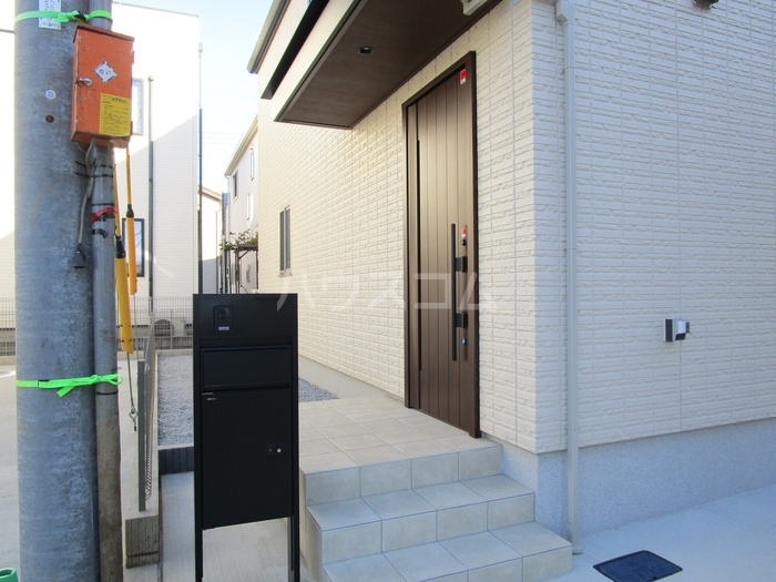 16/17 エントランス