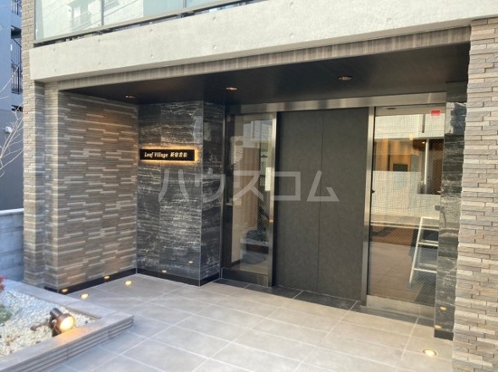 24/30 エントランス