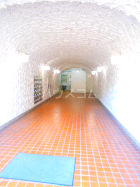 28/30 エントランス