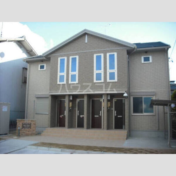 26/30 エントランス